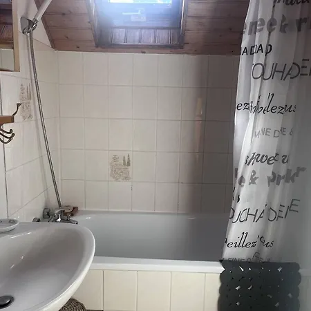 Confortable à Avec Parking Et Balcon - Fr-1-812-10